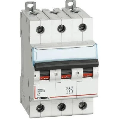BREIKER BTICINO/GE TRIPLE 3P-32